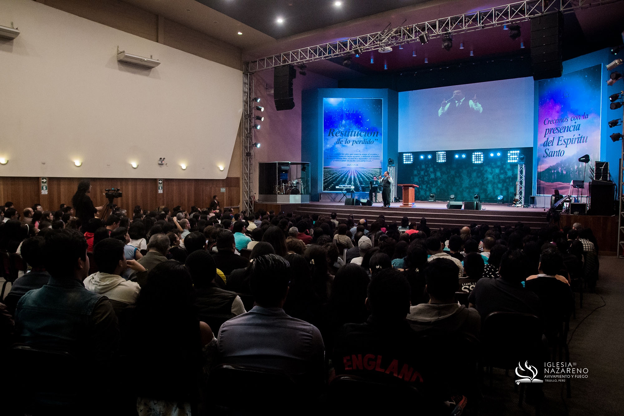 Celebraci&oacute;n Y Avivamiento